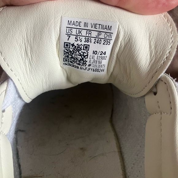 Adidas Women's Samba OG sneakers in Cream/White - Picture 4 of 5